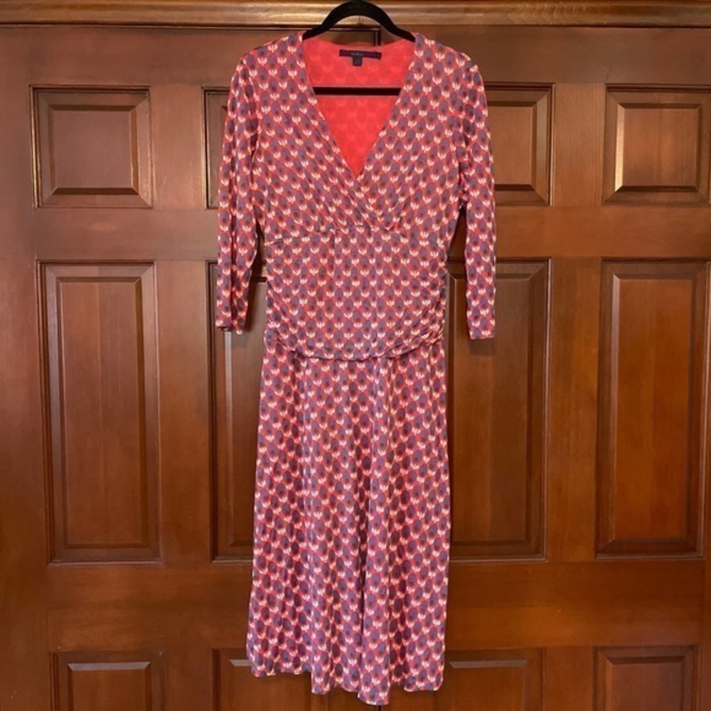 Boden v neck 3/4 sleeve midi dress Olive pattern